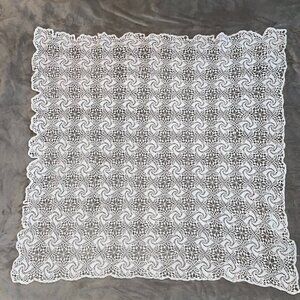 Handmade Cotton Crochet Lace Tablecloth – Scalloped Edge, Pinwheel Pattern (Comp